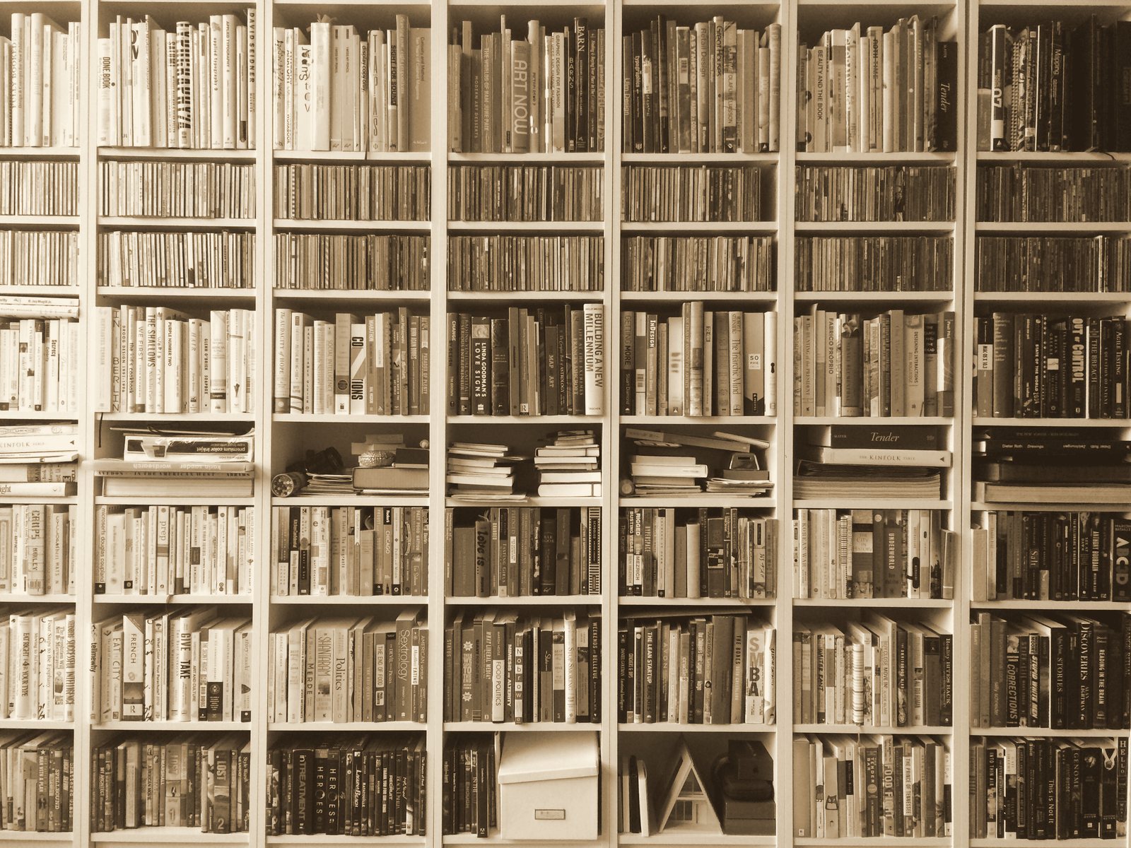 La biblioteca giuridica dello studio di traduzioni legali a Roma